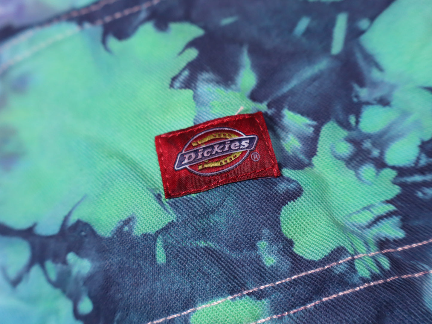 Woman's Cut Rainbow Yin Classic