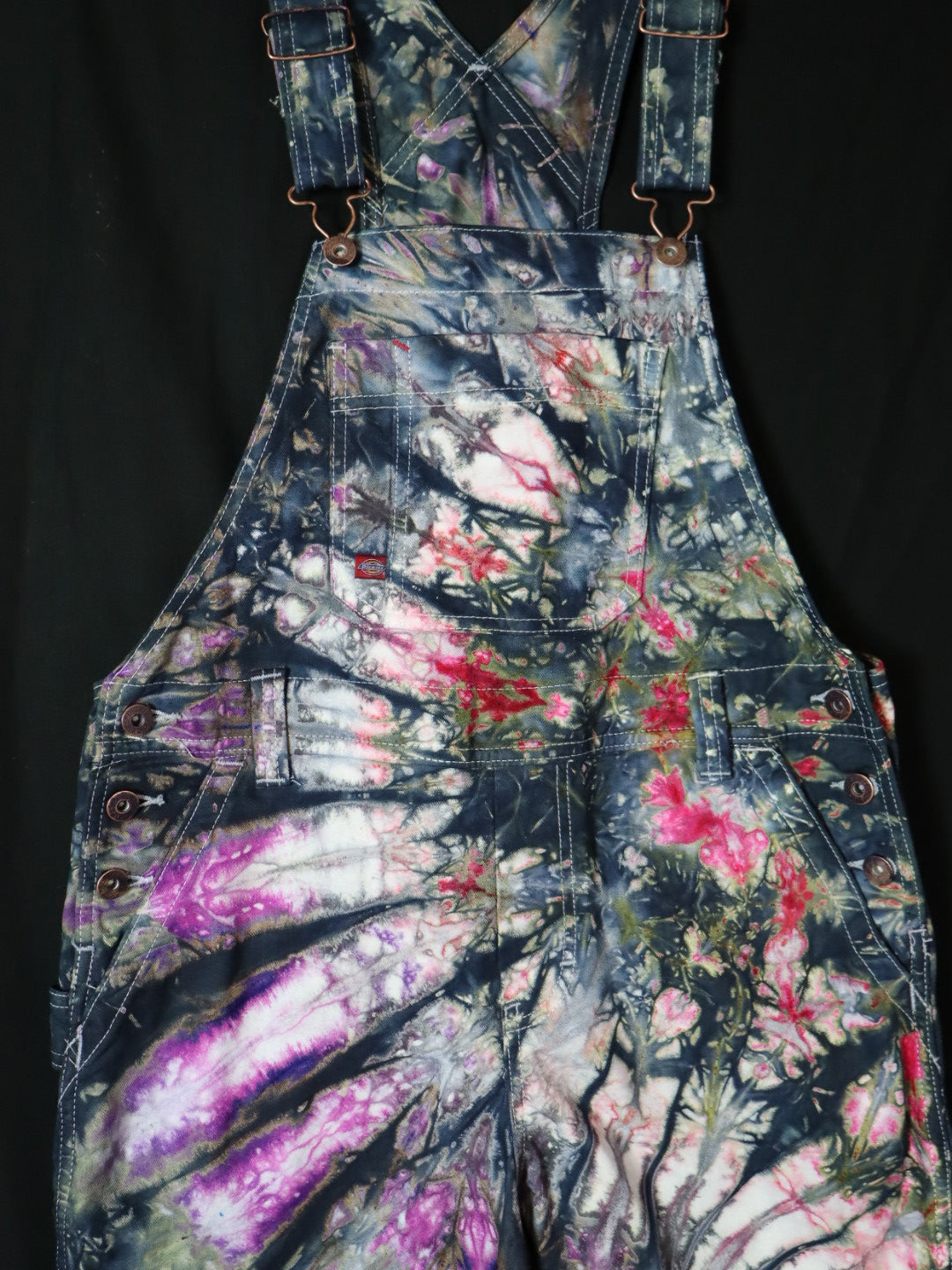 Womans Cut Blossom Yin