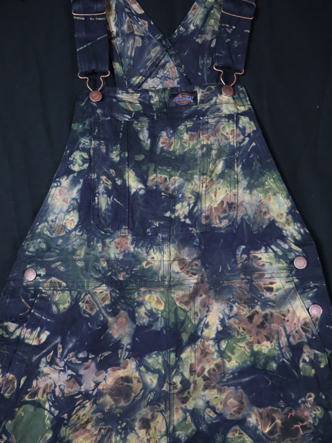 Womans Cut Alpine Crackle