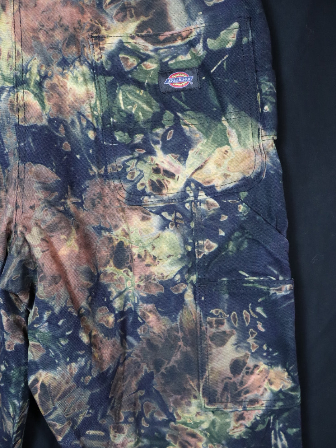 Womans Cut Alpine Crackle